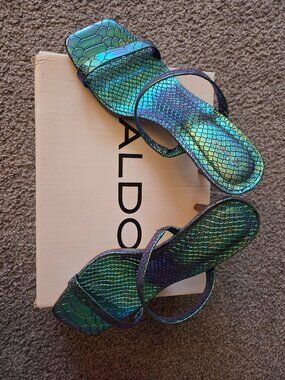 New, Aldo Limosa teal iridescent slide sandals 7